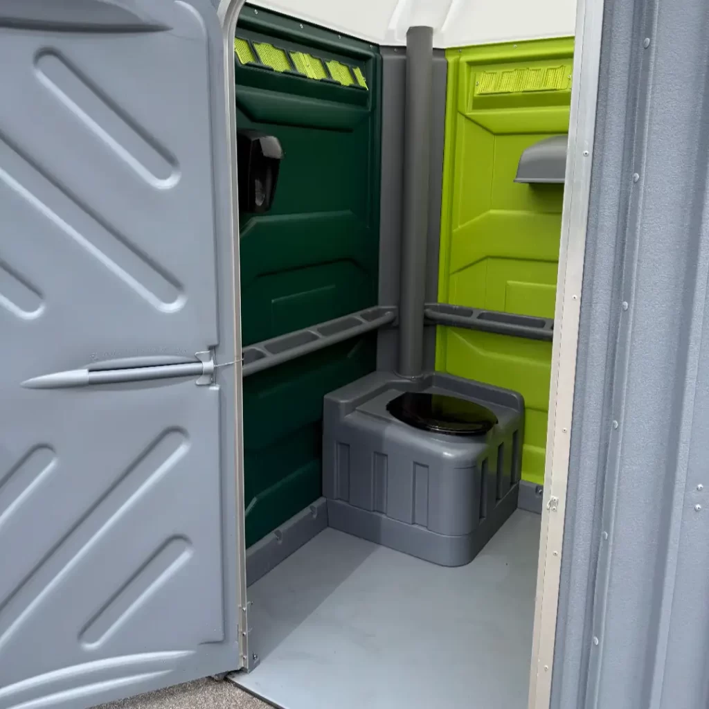 ada porta potty rental in rhode island 3