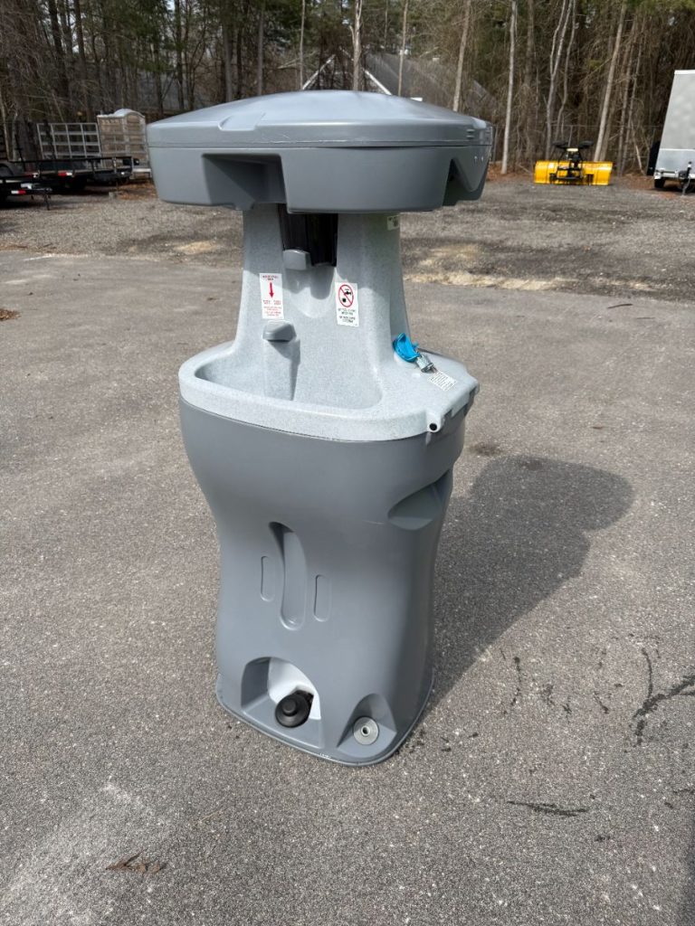 cassies cans portable restooms-022